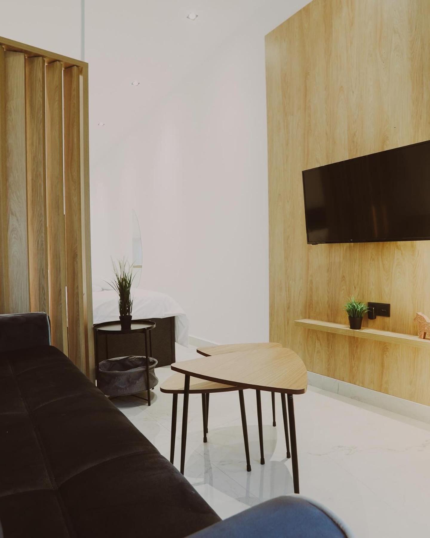 Fenias Luxury